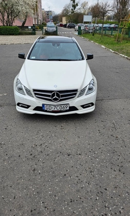 Mercedes-Benz Klasa E cena 56900 przebieg: 204000, rok produkcji 2010 z Gdańsk małe 232